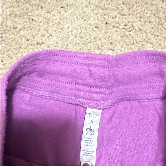 Alo Yoga Daze Shorts – Electric Violet – Size Small - Picture 4 of 5